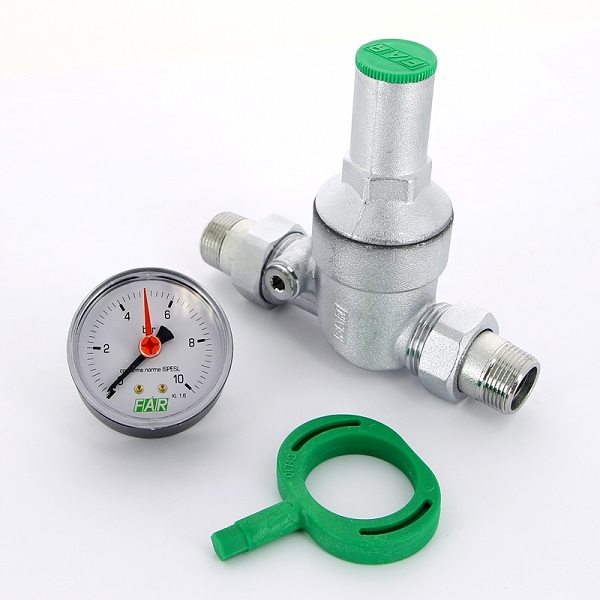 Редуктор давления d20 (3/4") НН FAR с аксиальным монометром 0-10 бар