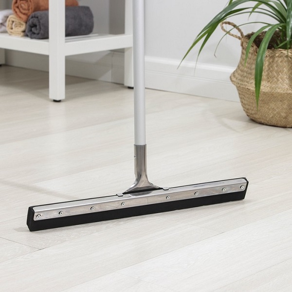 Водосгон для пола 55см, металлический черенок