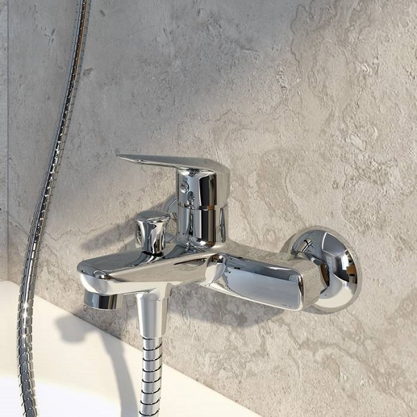 Смеситель для ванны IDDIS TORR TORSB00i02, короткий излив